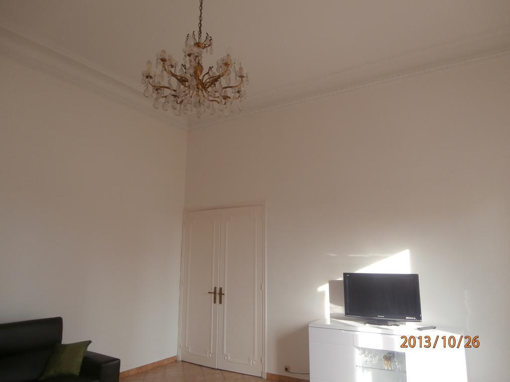 Winter Palace Cannes Room photo