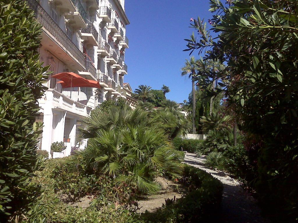 Winter Palace Cannes Room photo